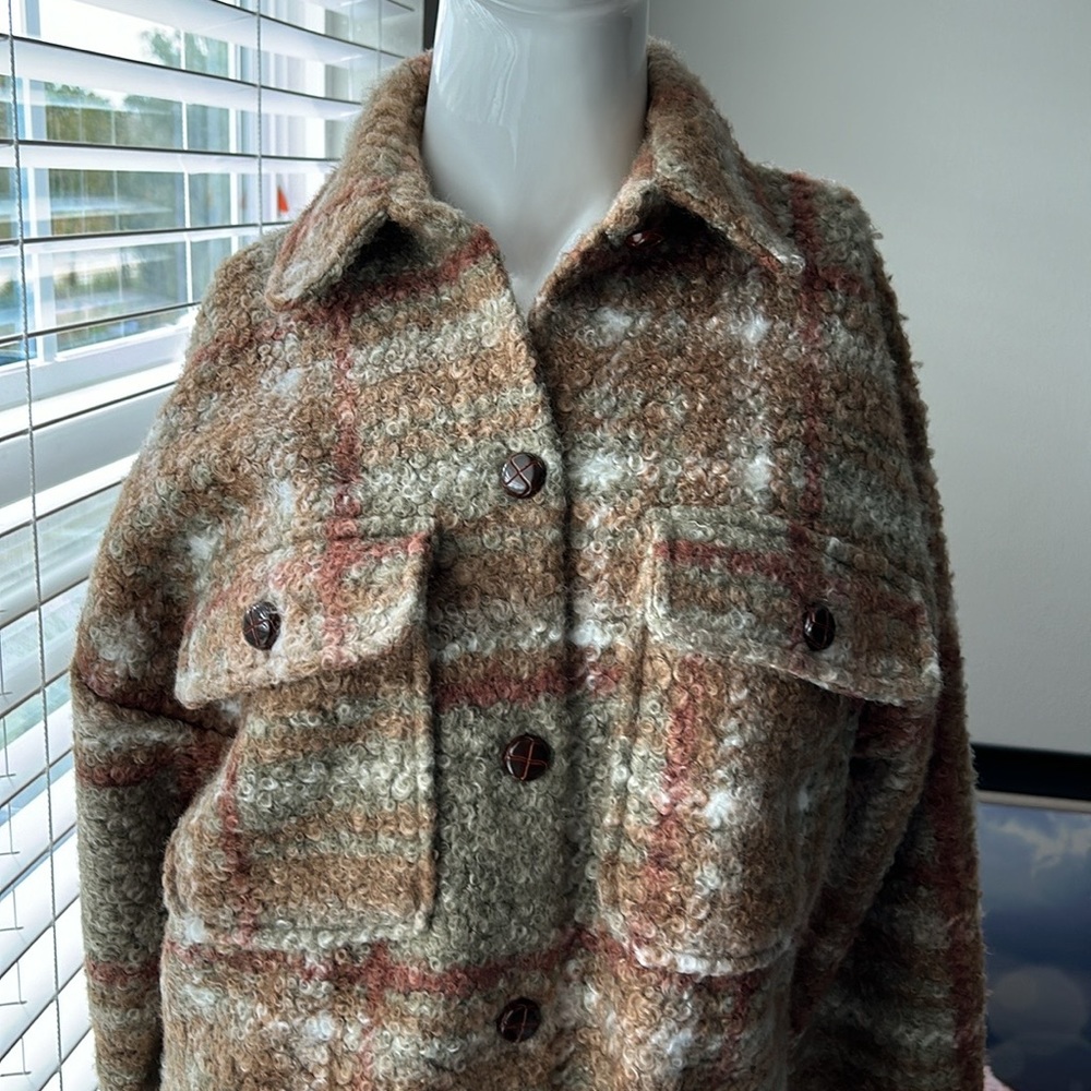 AUTRES FILLES SHACKET TOP NWT - Picture 3 of 6